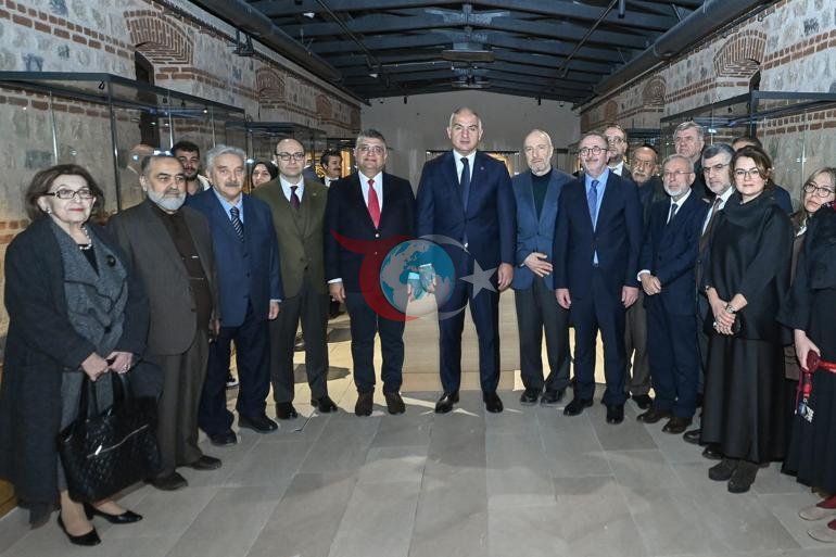 Hattat Mehmet Özçay, Mushaf-ı Şerifin el yazması aslını TÜYEKe bağışladı