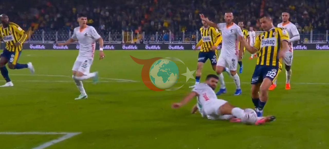 Fenerbahçe-Alanyaspor maçında penaltı ve gol iptali kararlarıyla dikkat çeken anlar yaşandı