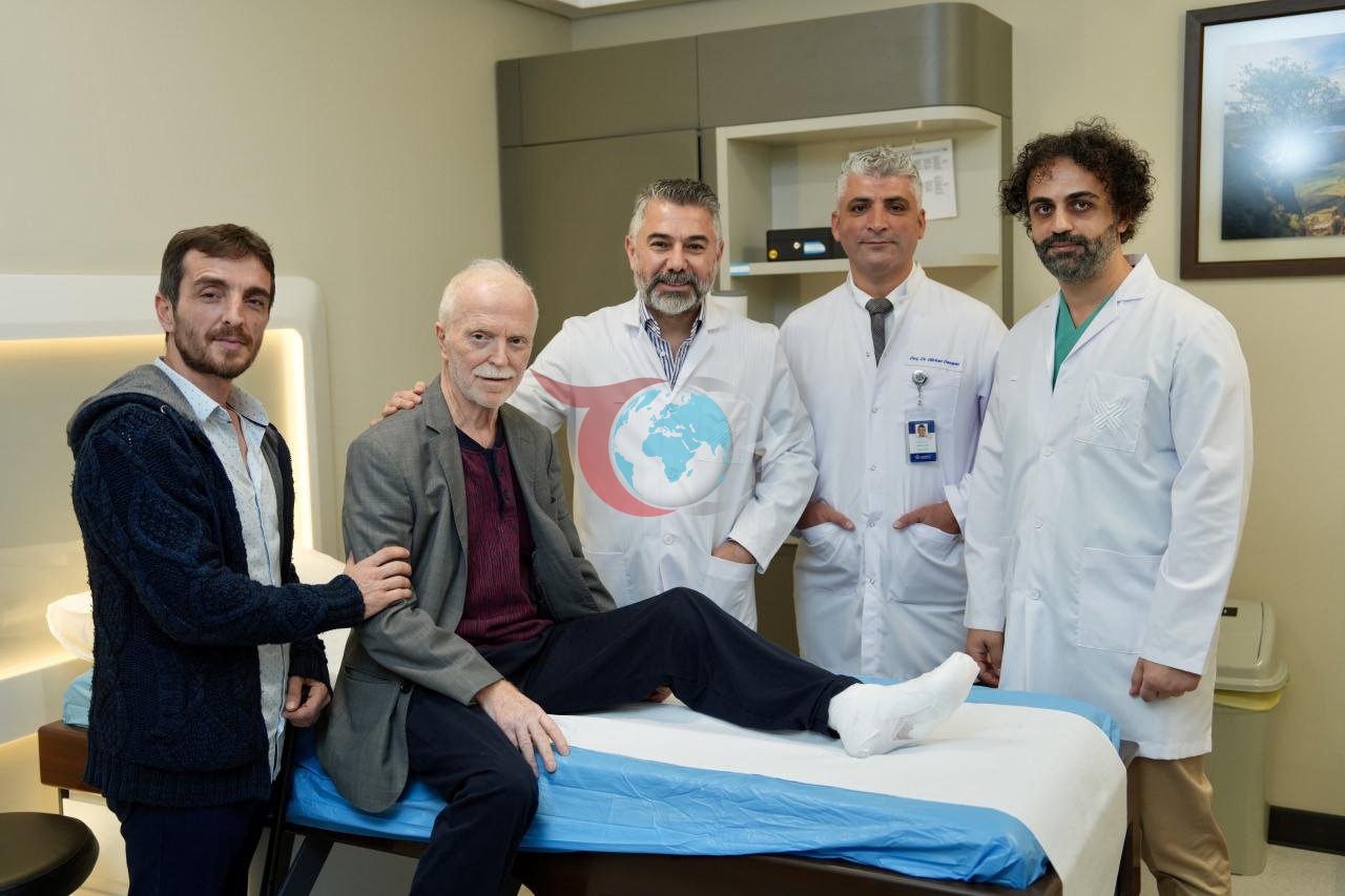 İslam Öztürk, üç uzman tarafından tedavi edildi. 