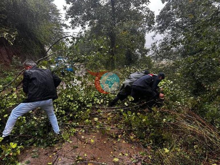 Bartın’da fırtına ve sağanak alarmı Dalgalar 14 metreye ulaştı, 15 saatte 27 ihbar geldi