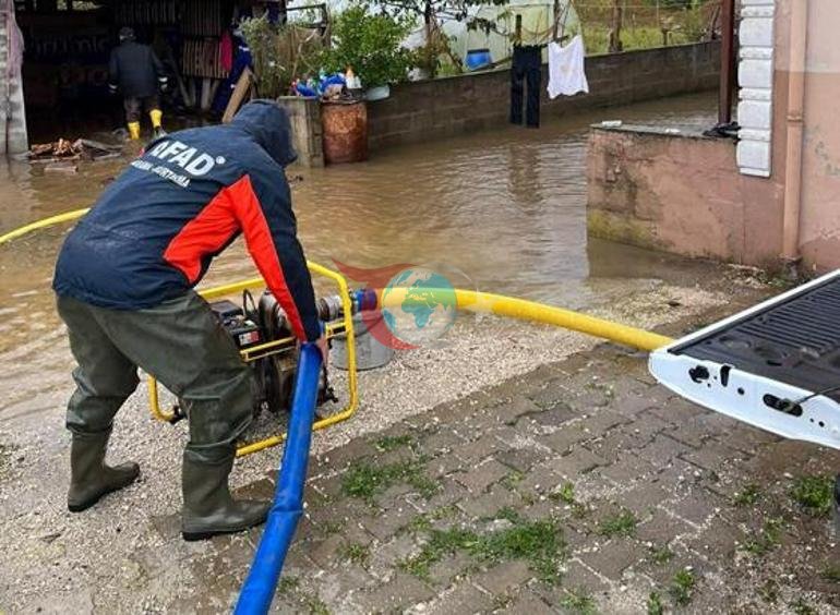 Bartın’da fırtına ve sağanak alarmı Dalgalar 14 metreye ulaştı, 15 saatte 27 ihbar geldi