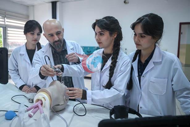 SBÜ İbn-i Sina Buhara Tıp Fakültesi öğrencisi üçüz kardeşler intörnlük eğitimlerini Ankara'da tamamlıyor - görsel 27