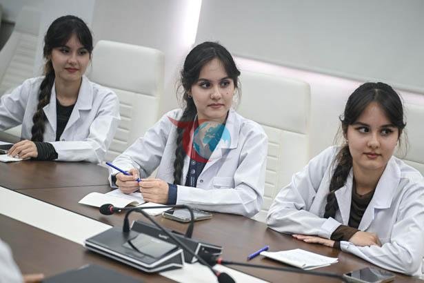 SBÜ İbn-i Sina Buhara Tıp Fakültesi öğrencisi üçüz kardeşler intörnlük eğitimlerini Ankara'da tamamlıyor - görsel 33