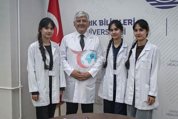 SBÜ İbn-i Sina Buhara Tıp Fakültesi öğrencisi üçüz kardeşler intörnlük eğitimlerini Ankara'da tamamlıyor - görsel 35