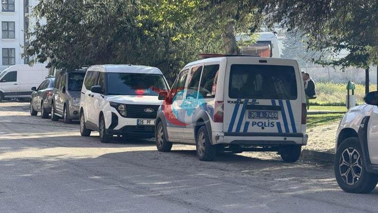 Eskişehirde müdür yardımcısı evinde ölü bulundu