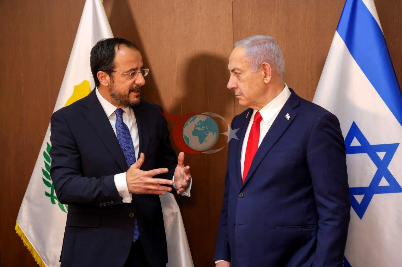 GKRY lideri Nikos Hristodulidis ve İsrail Başbakanı Binyamin Netanyahu