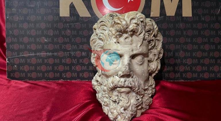 İzmir’de şoke eden buluntu 2 bin yıllık Zeus heykel başı ortaya çıktı