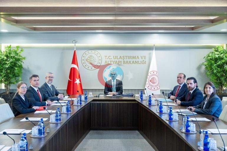 Bakan Uraloğlu, Ukraynanın Ankara Büyükelçisi Dzhelialov ile bir araya geldi