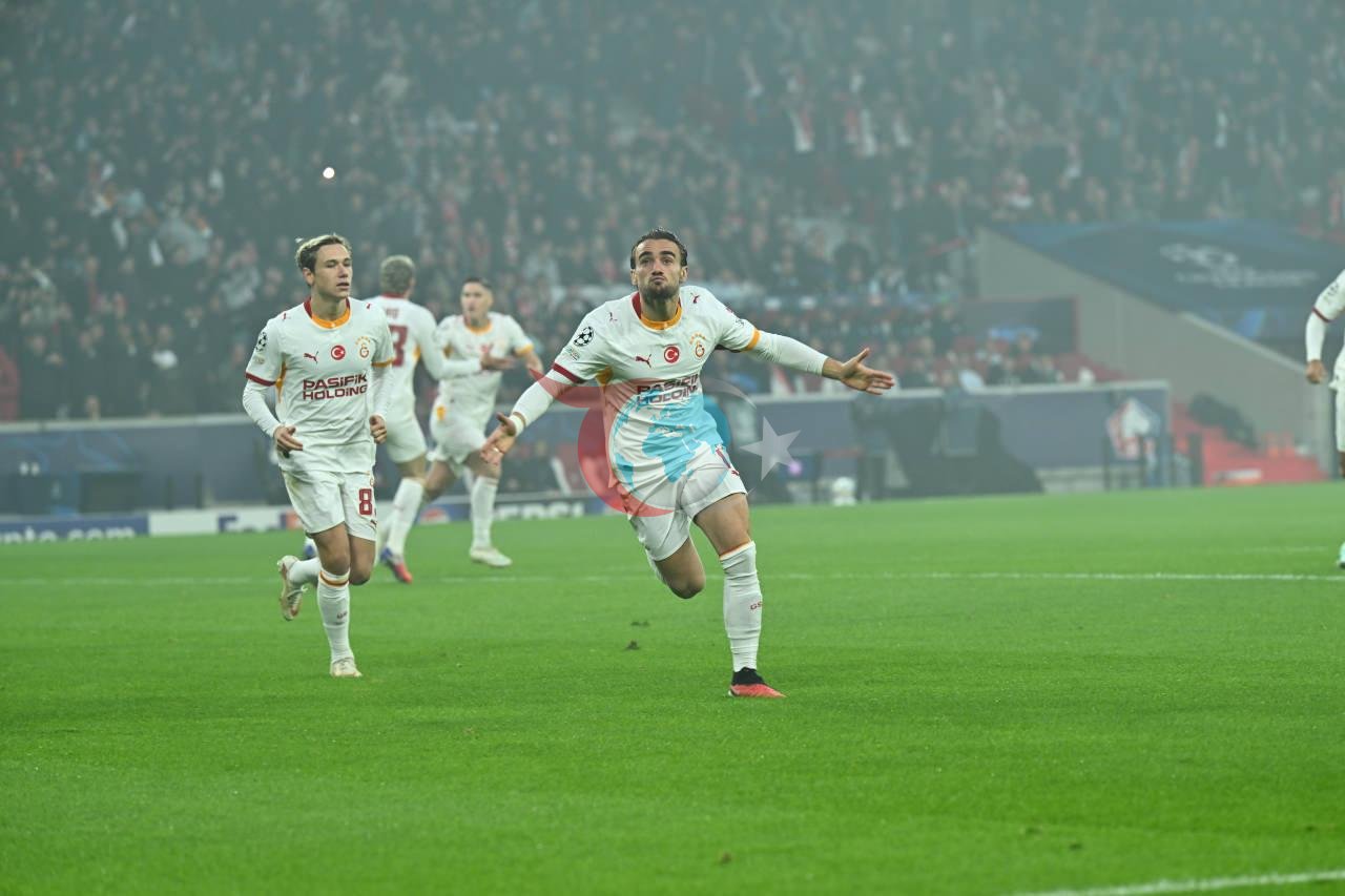 Galatasaray, UEFA Şampiyonlar Ligi'nde Lille'i 4-2 Mağlup Ederek Tarihi Bir Başarıya İmza Attı