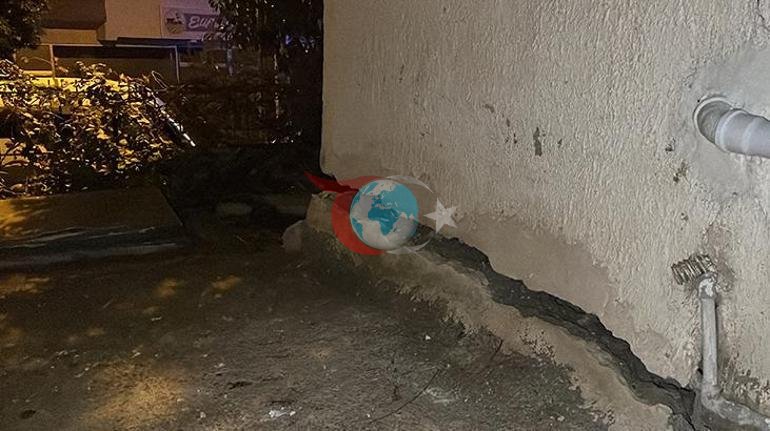 Mersinde zemini çöken bina tahliye edildi Yağmur suları toprağı boşalttı