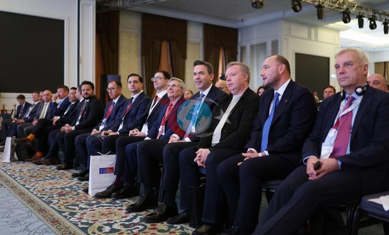 Bakan Bayraktar: Dünyanın enerjide belirsizliğe değil, güvenilir ortaklıklara ihtiyacı var