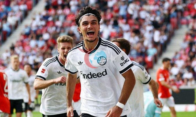 Eintracht Frankfurt Teknik Direktörü Adi Hütter'den Milli Futbolcu Can Uzun'a Eleştiri