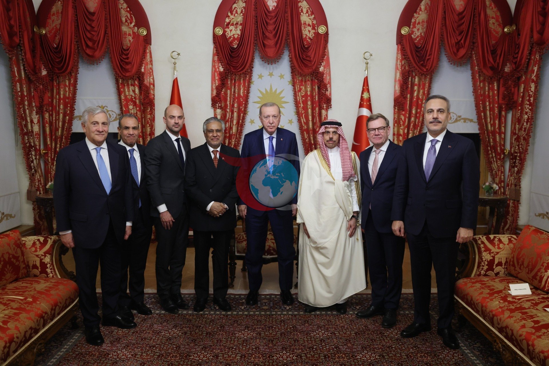 Cumhurbaşkanı Erdoğan, R4+E3 Toplantısı İçin İstanbul'a Gelen Dışişleri Bakanlarını Kabul Etti