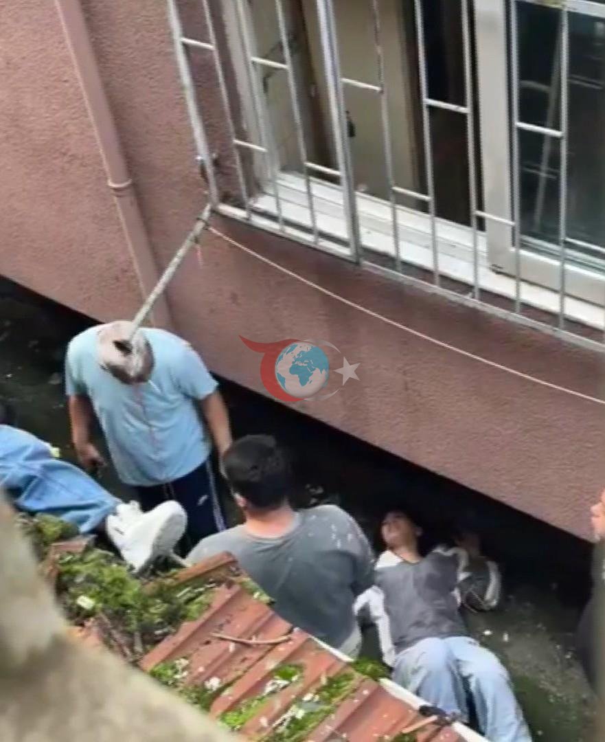 Gültepe Mahallesi'nde yurttan kaçan iki genç kız çarşafla kaçmaya çalışırken 3'üncü kattan düştü