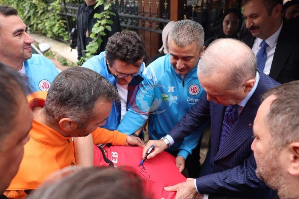 Cumhurbaşkanı Erdoğan, İstanbul Kastamonuspor Kulübü yöneticilerini kabul etti - görsel 3