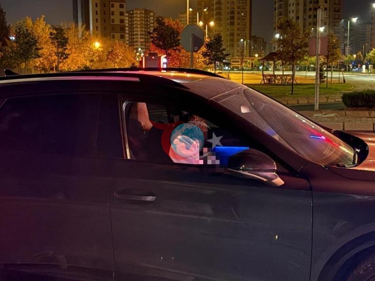 Kırmızı ışıkta uyuyakaldı Mesleğini söyleyip, polisleri tehdit etti