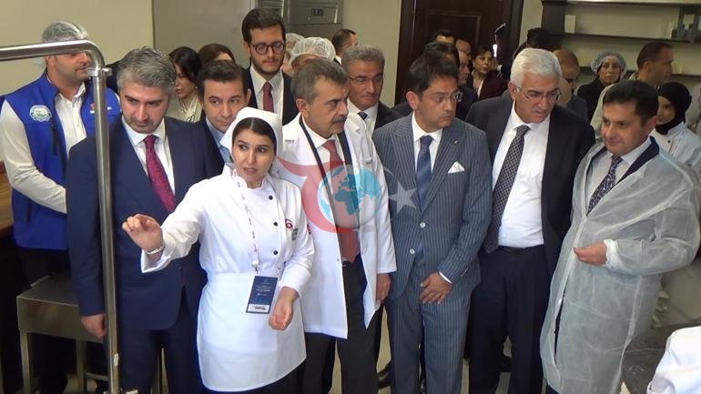Bakan Tekin, Erzurum’da gastronomi lisesinin açılışına katıldı