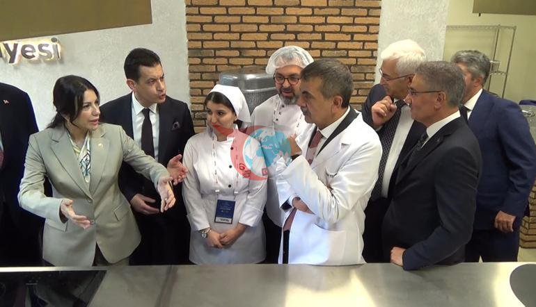 Bakan Tekin, Erzurum’da gastronomi lisesinin açılışına katıldı