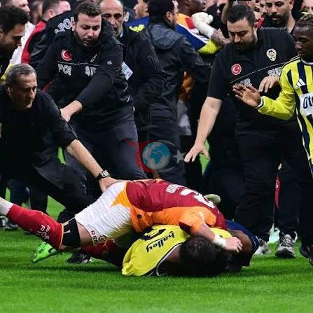 Galatasaraylı Abdülkerim Bardakcı ve Fenerbahçeli Archie Brown İçin PFDK Süreci Başladı - görsel 2