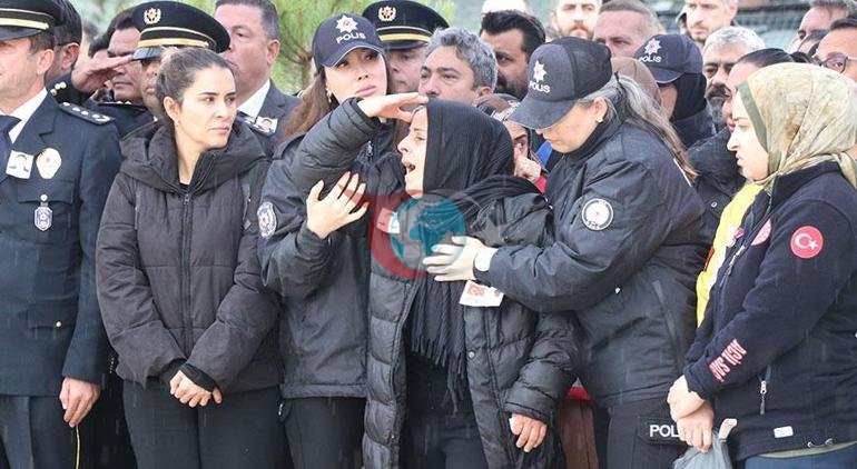 Şehit polise acı veda Eşi ve annesi tabuta sarılarak gözyaşlarına boğuldu