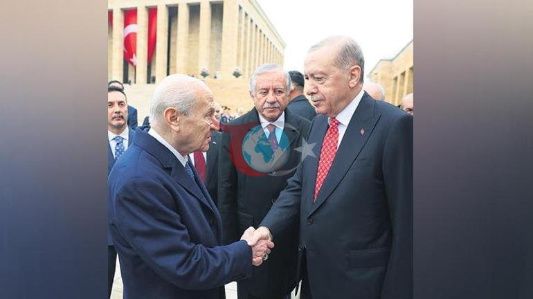 Devlet erkanı Anıtkabir’i ziyaret etti | Farklı cephelerde mücadele ediyoruz