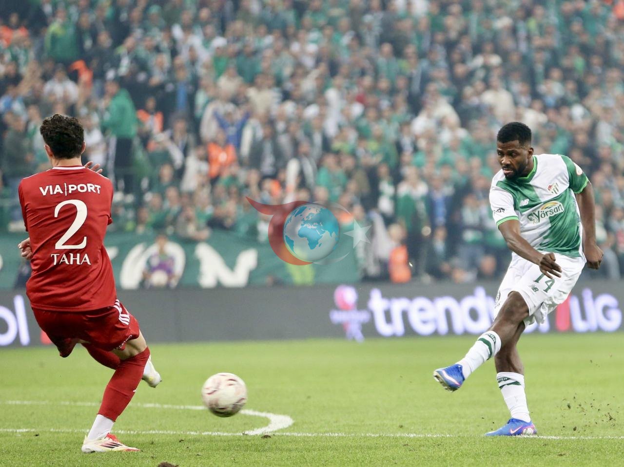 Fenerbahçe, Bursaspor forması giyen golcü Kelechi Iheanacho ile ilgileniyor