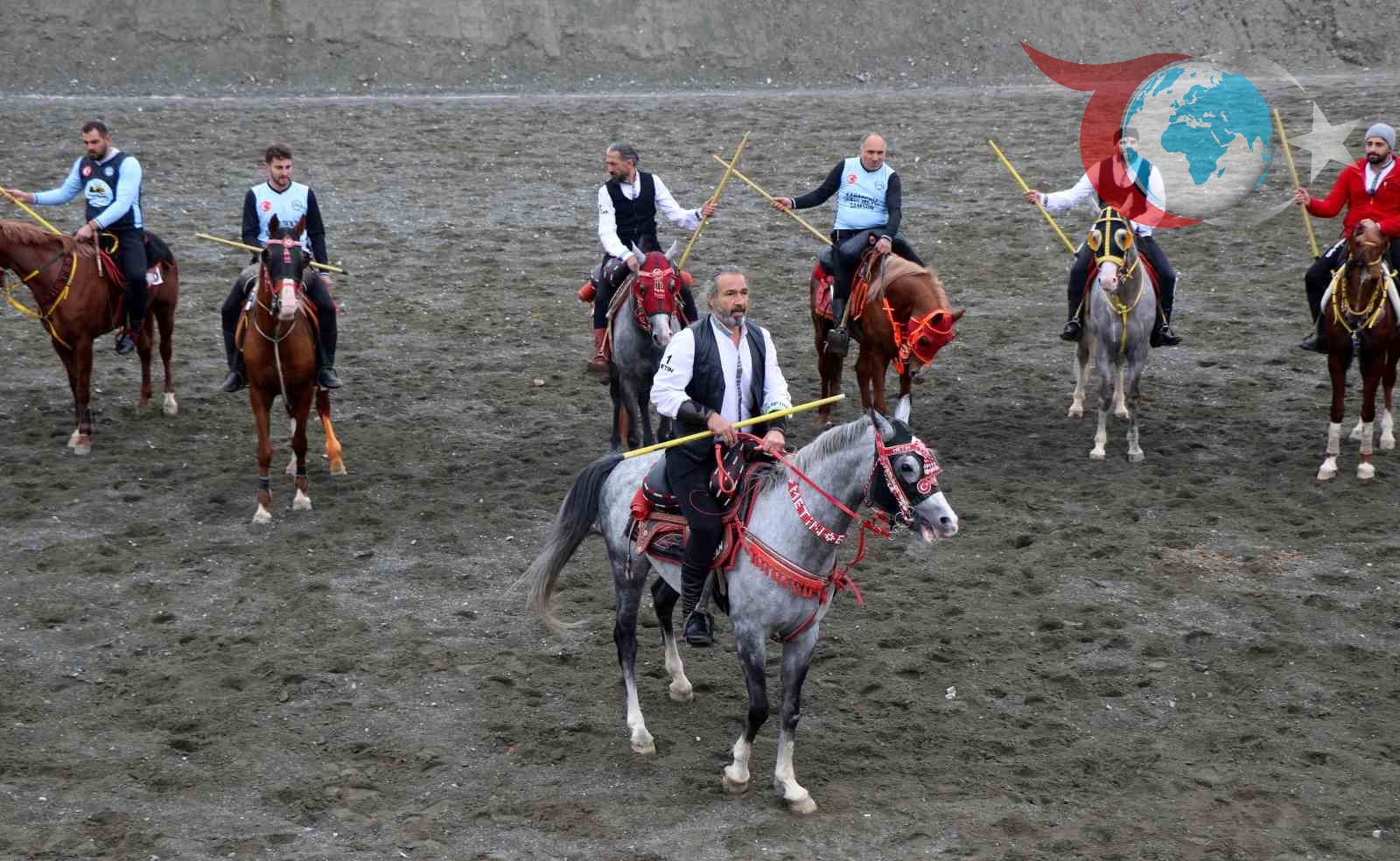 Erzincan'da Geleneksel Cirit Müsabakalarıyla Ata Sporu Yaşatılıyor