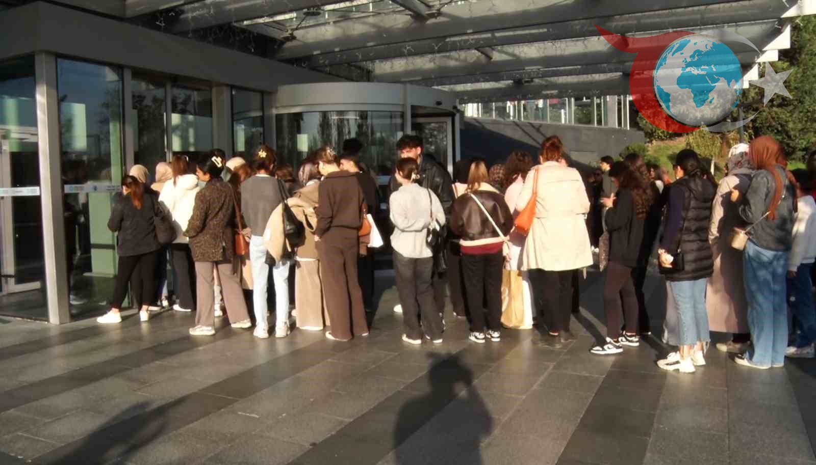 Bakırköy'de Kasım Ayı İndirim Çılgınlığı: Alışveriş Merkezlerinde Yoğunluk Artıyor!
