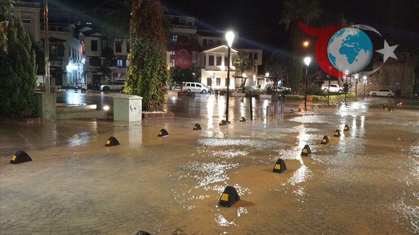 İzmir ve Çanakkale'de Şiddetli Sağanak: Sel ve Yıkım
