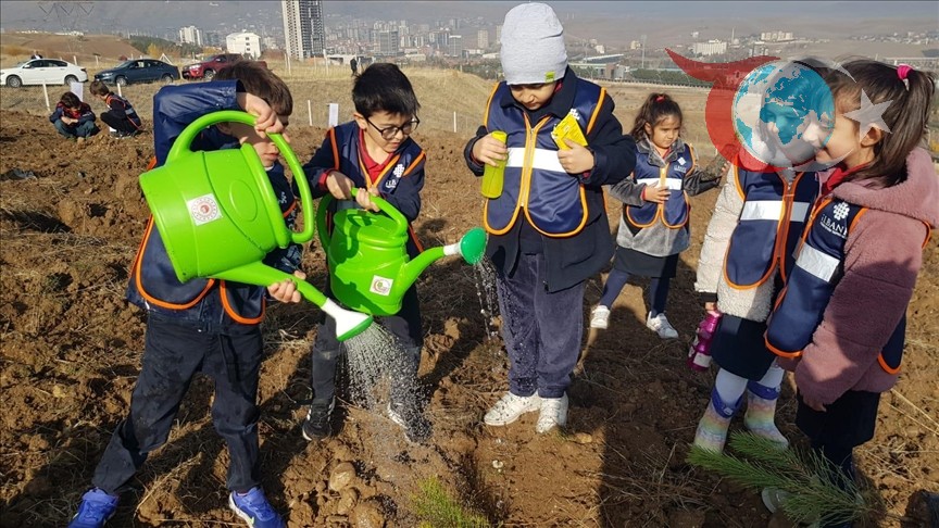 Ankara'da Öğrencilerle Geleceğin Karbon Yutak Alanı Oluşturuldu