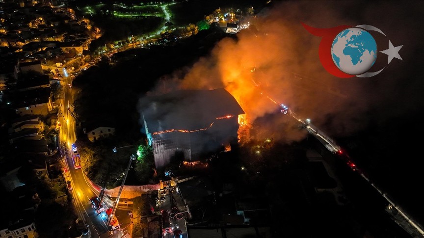 İstanbul Kısıklı'da Alevlerin Dansı: Terk Edilmiş Binada Yangın Paniği