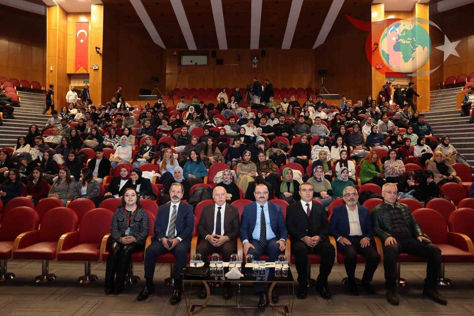 TEDxAtatürkUniversity: Perde Teması ile Genç Fikirler Sahne Alıyor