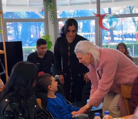 Bilecik Belediye Başkanı'ndan Anlamlı Ziyaret: +1 Mutluluk Kafe'de Özel Bir Gün