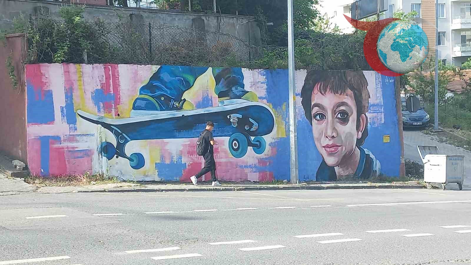 Ressam Hatai Abdullayev, Sokak Sanatıyla İlgi Çekiyor