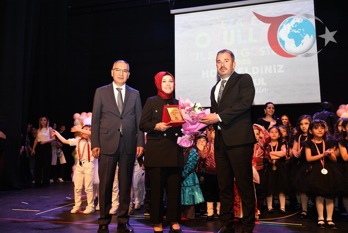 Minik Öğrencilere Mezuniyet Heyecanı