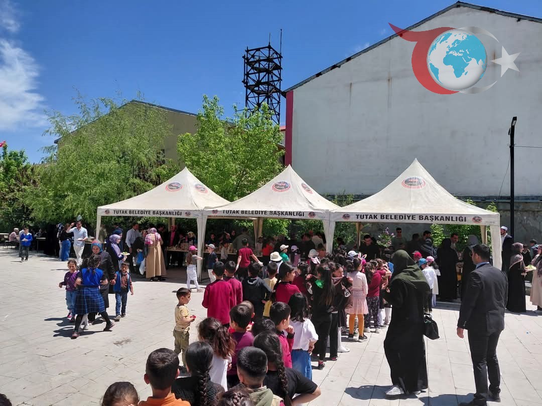 Tutak İlçesinde Gazze'ye Yardım Amacıyla Hayır Çarşısı Düzenlendi