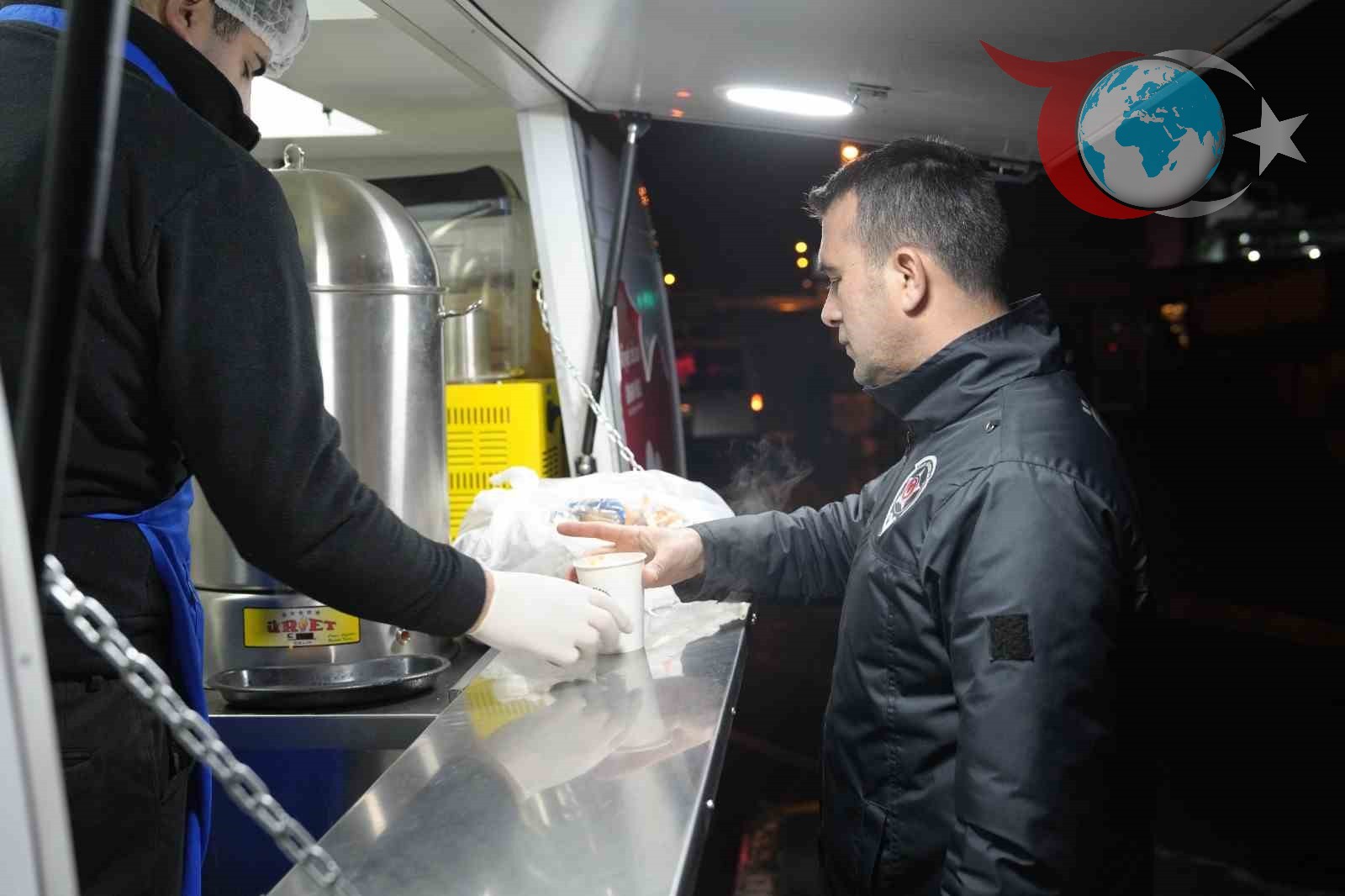 Kartal Belediyesi'nden Vatandaşlara Sıcak Çorba Desteği