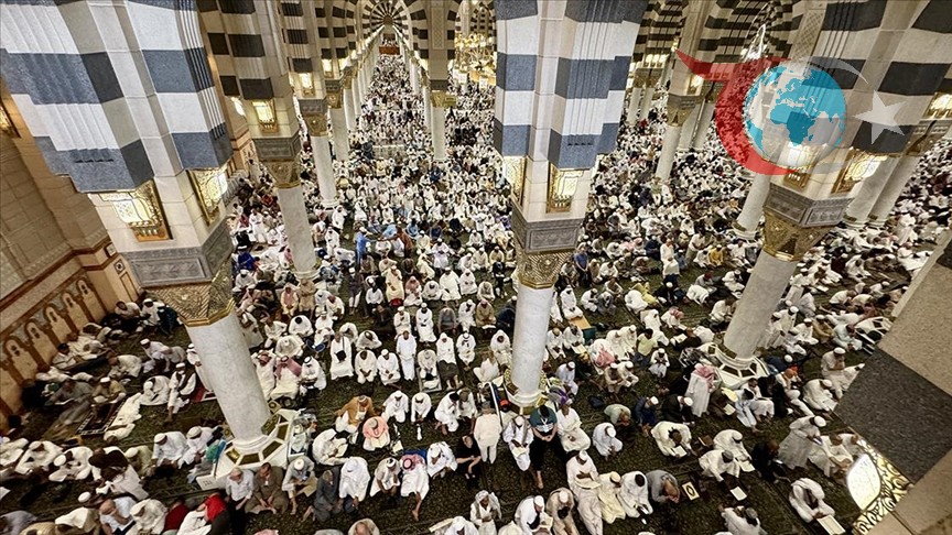 Medine'de Hacıların Manevi Yolculuğu