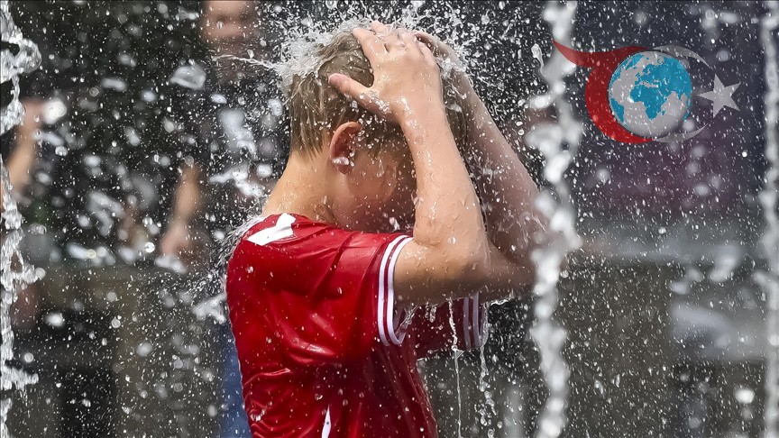 Almanya'da Kavurucu Sıcaklıklar: Termometreler 40 Dereceyi Gösteriyor