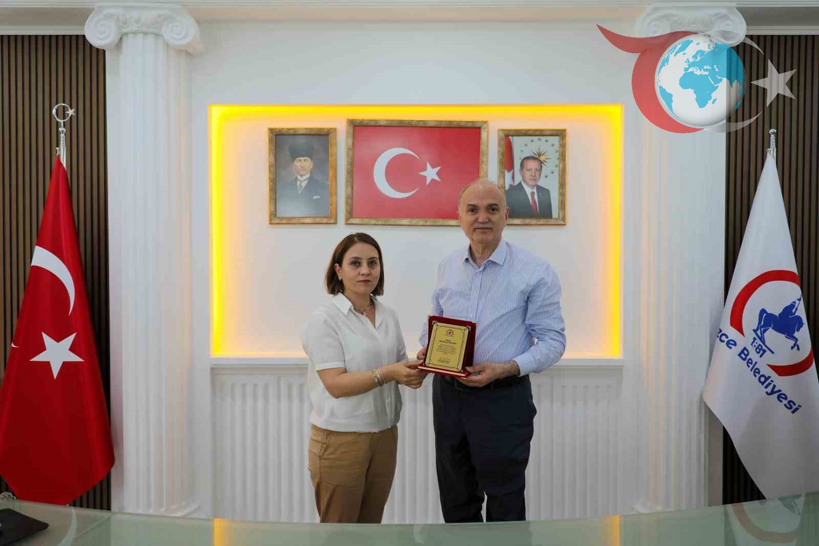 Düzce Belediyesi'nde Başarıya Teşekkür: İki Müdüre Plaket