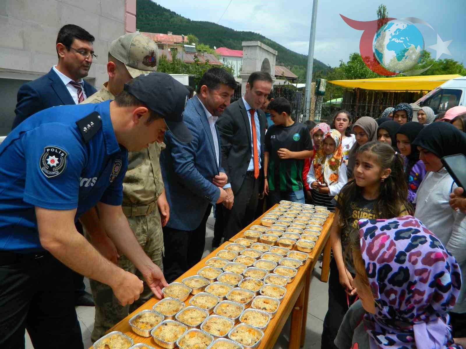 Posof’ta Muharrem Ayı Coşkusu: Vatandaşlara Aşure İkramı