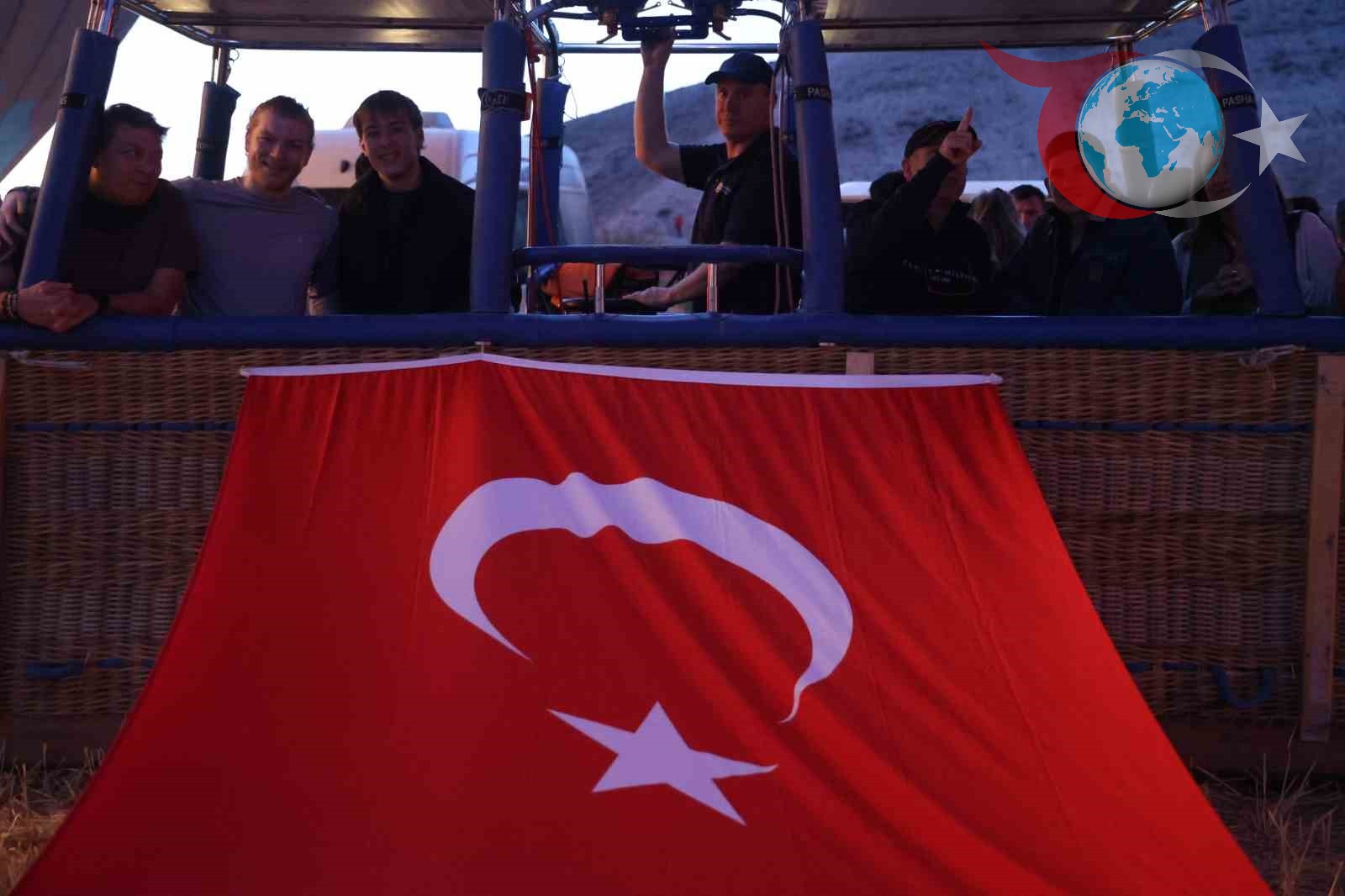 Kapadokya Semalarında 15 Temmuz'un Anlamlı Simgeleri: Sıcak Hava Balonları