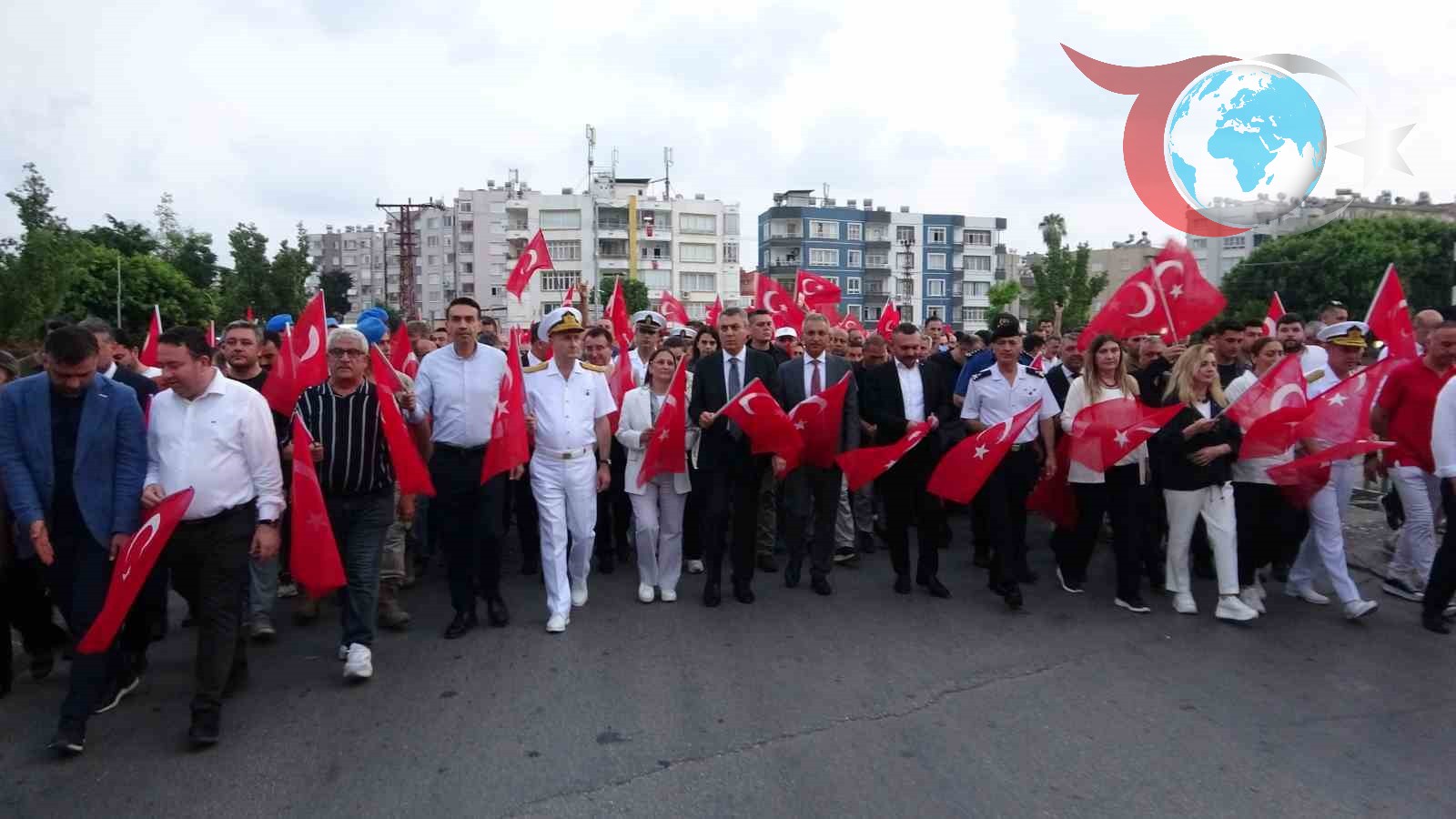 15 Temmuz’un 9. Yıl Dönümünde Mersin’de Coşkulu Anma Yürüyüşü