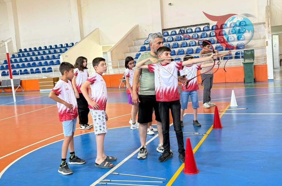Manisa'da Gençler Ata Sporu Okçuluğa Yoğun İlgi Gösteriyor