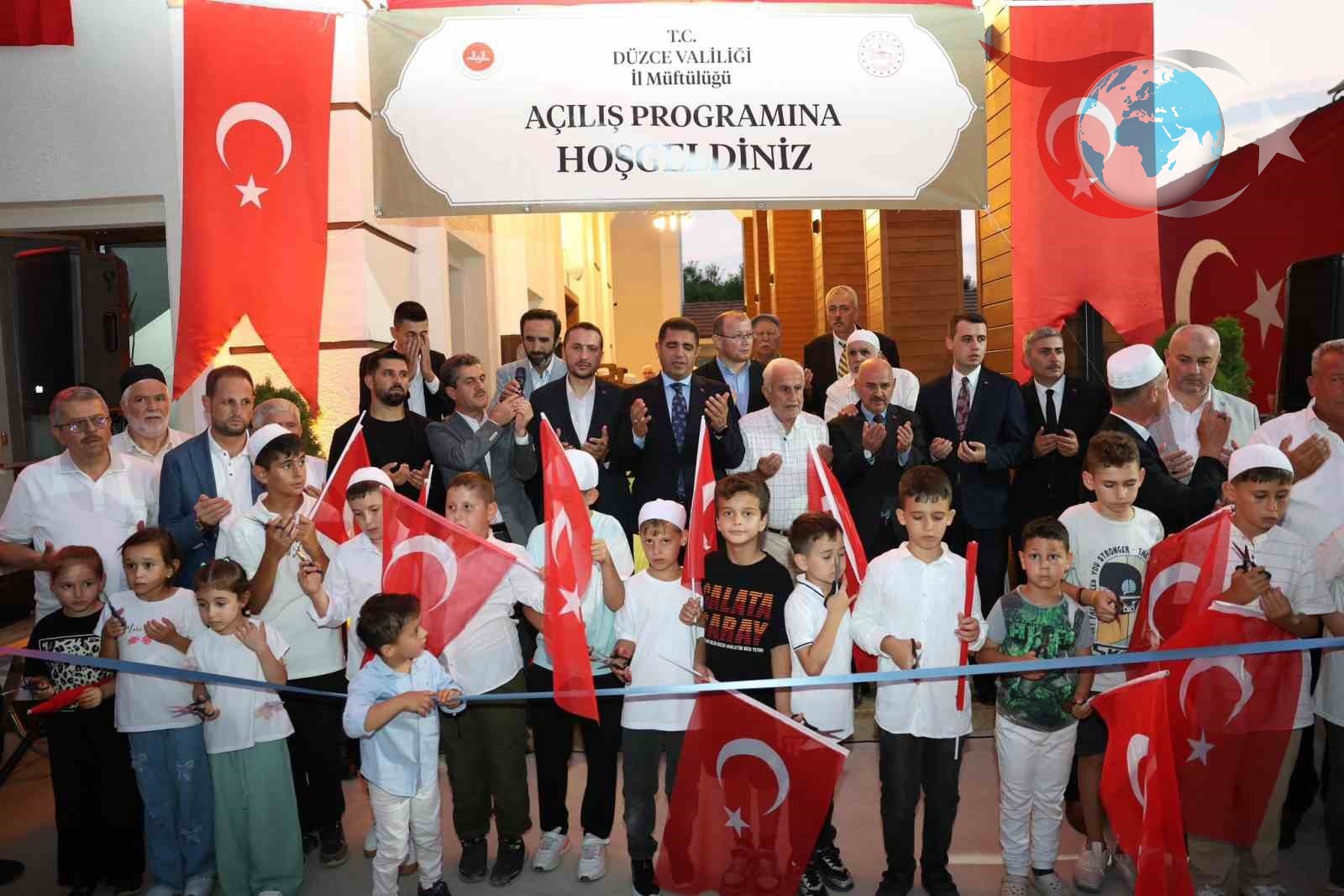 Düzce'de Deprem Sonrası Yeniden İnşa Edilen Pırpır Köyü Camii Açıldı