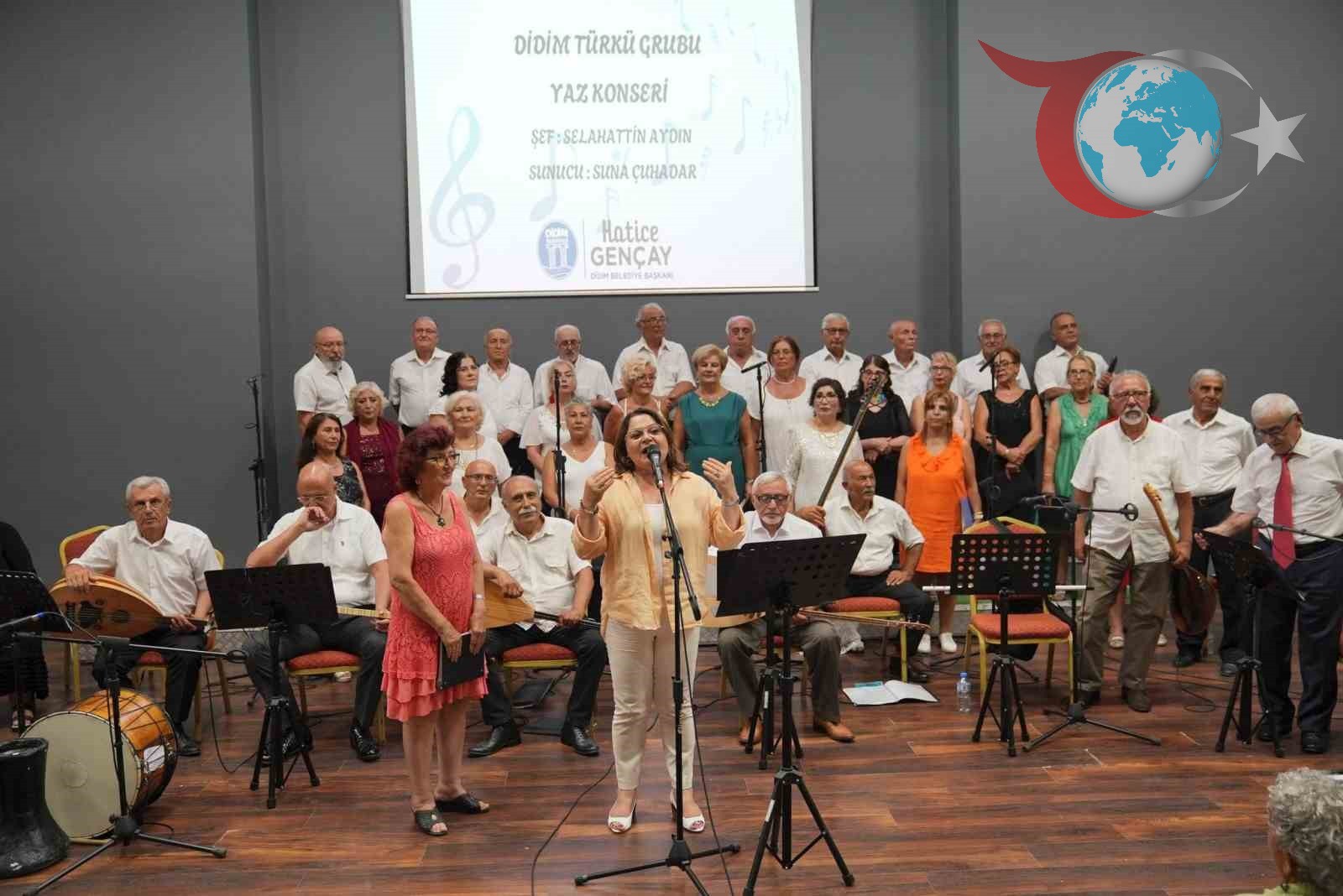 Didim'de Türkü Dolu Bir Yaz Akşamı: Coşku ve Duygu Zirve Yaptı