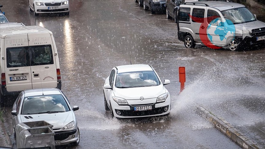Erzurum'un Ani Yağışı Şehri Felç Etti