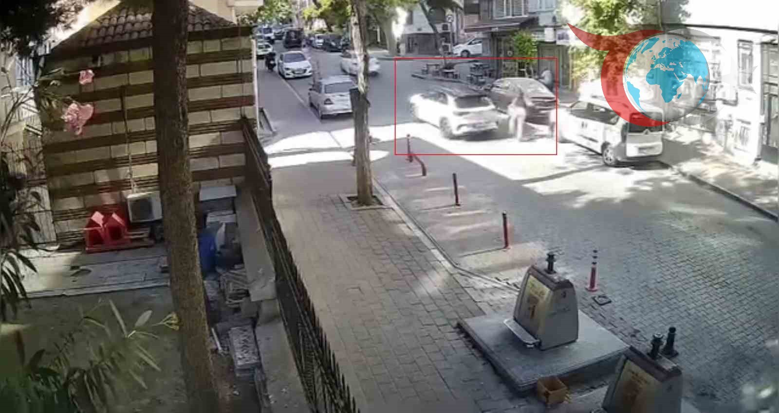 Yunus Polisi Eyüpsultan'da Kağıt Toplayıcı Gence Yardım Etti