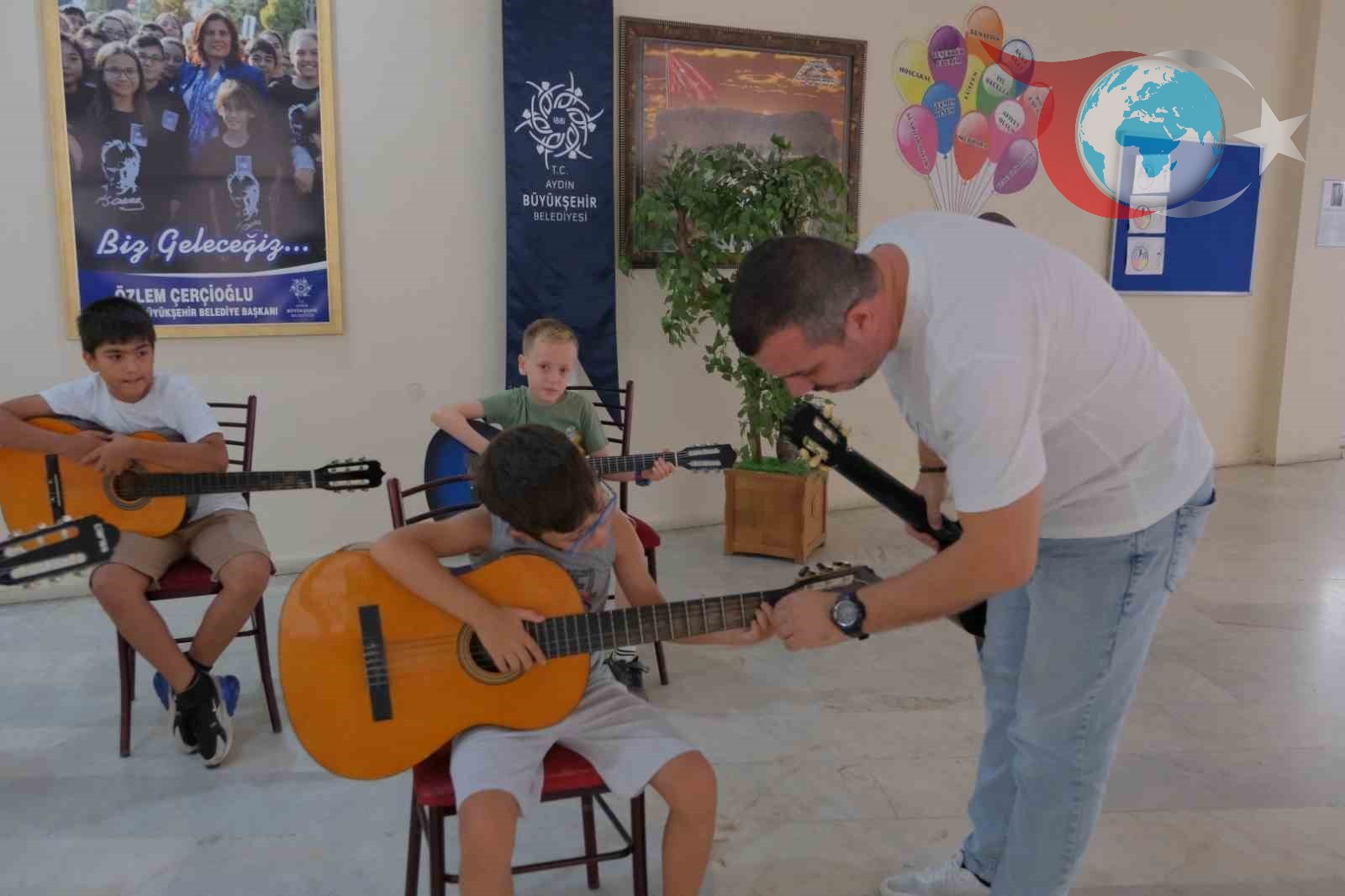 Aydın'da Çocuklar Gitar Kursları ile Sanatla Buluşuyor