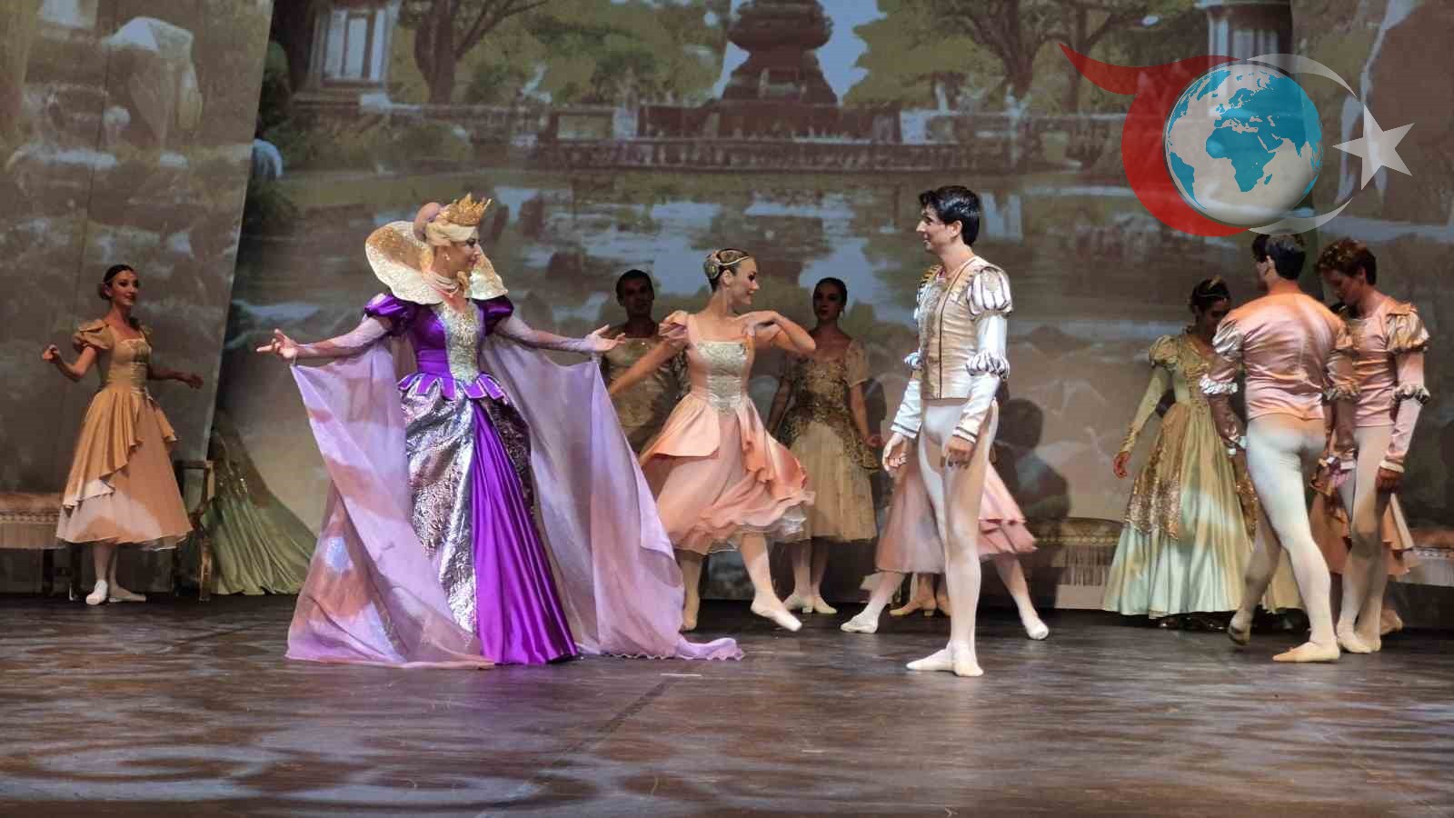 Bodrum'da Uluslararası Bale Festivali "Kuğu Gölü" ile Başladı